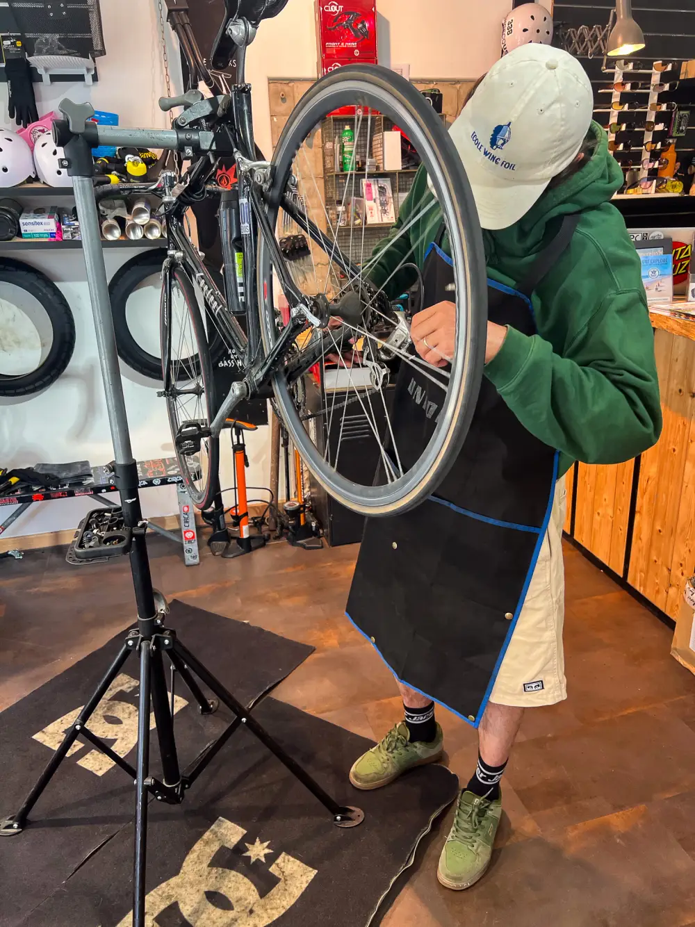 Atelier réparation vélo chez Pickle Skate & Bike à Capbreton