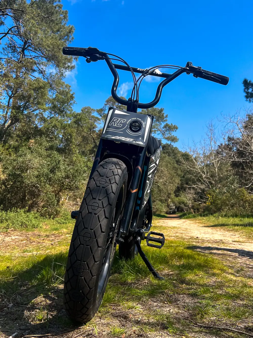Vélo électrique Ruff Cycles Lil Loco noir vue de face